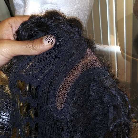 L-Part Wig - Picture 5 of 5